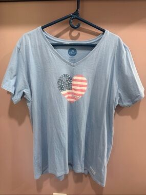 Life Is Good Pale Blue V-Neck Tee with Flag Heart Graphic XXL